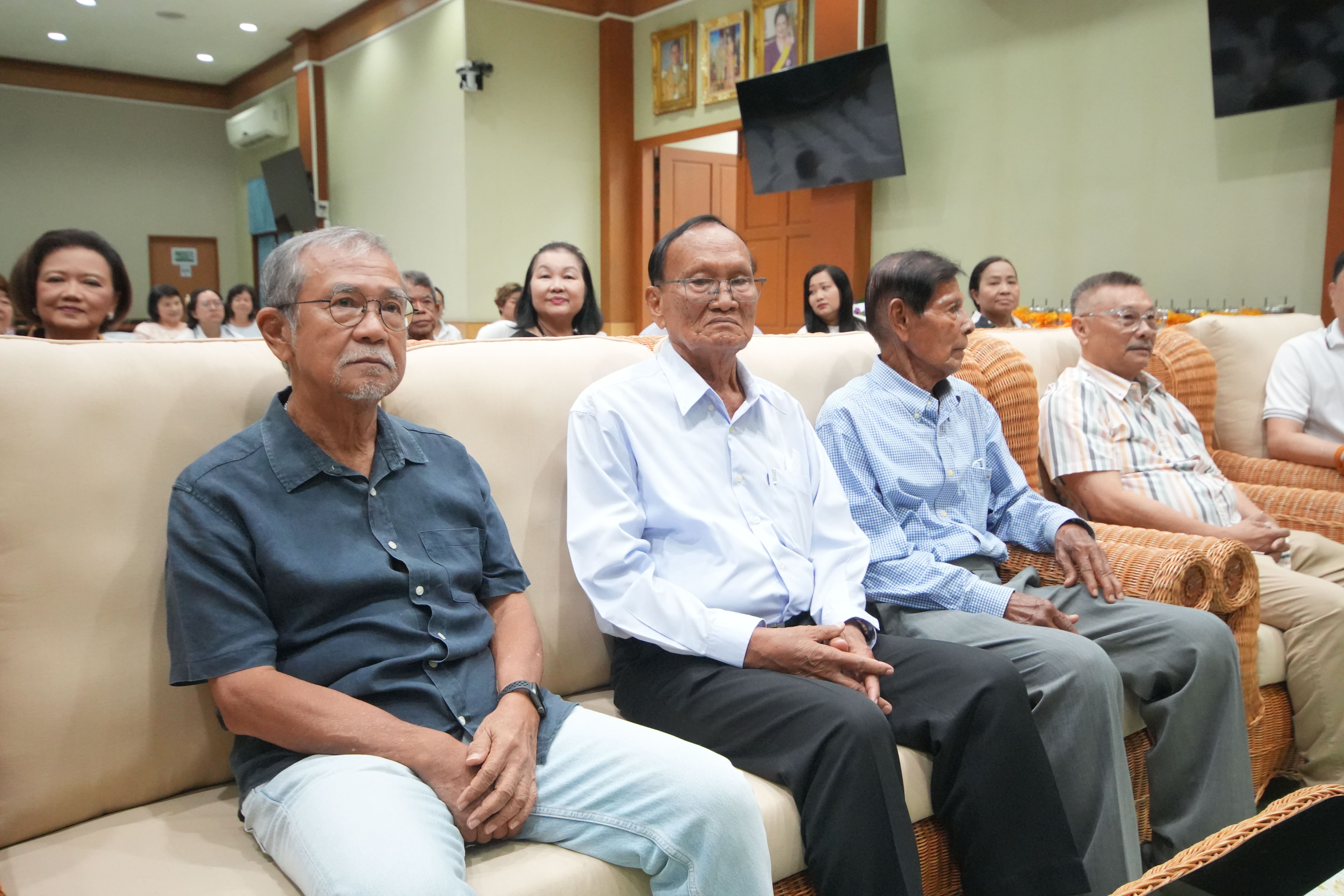 title - ชมรมผู้สูงอายุ ส.ป.ก. จัดพิธีทำบุญอุทิศส่วนกุศลให้ข้าราชการ/เจ้าหน้าที่ ส.ป.ก. ที่ล่วงลับไปแล้ว